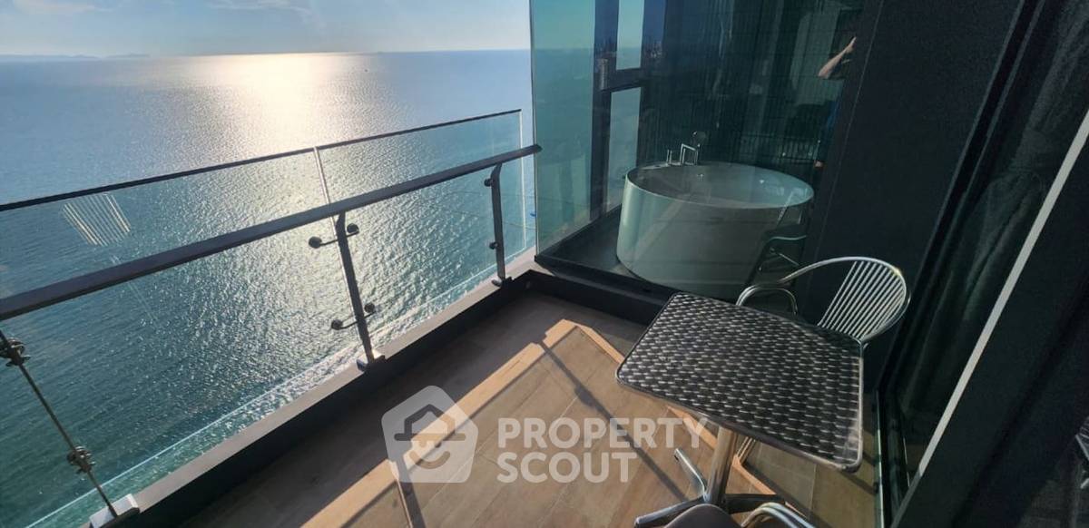 รูป คอนโด 1 ห้องนอน 30th-Floor ขนาด 58 ตร.ม. ที่ AROM WONGAMAT ใกล้ Sanctuary Of Truth (ID 2466213) - รูปที่ 6/12
