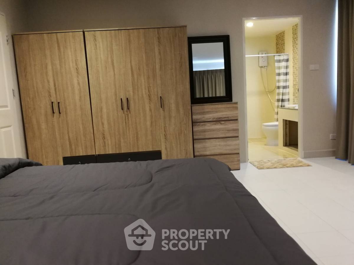 picture 2-BR Condo at Master View Executive Place Condominium near BTS Krung Thon Buri (ID 2583734) - 14/17