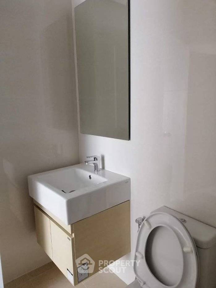 picture 1-BR Condo at Metro Luxe Ratchada near MRT Huai Khwang (ID 1953797) - 7/10