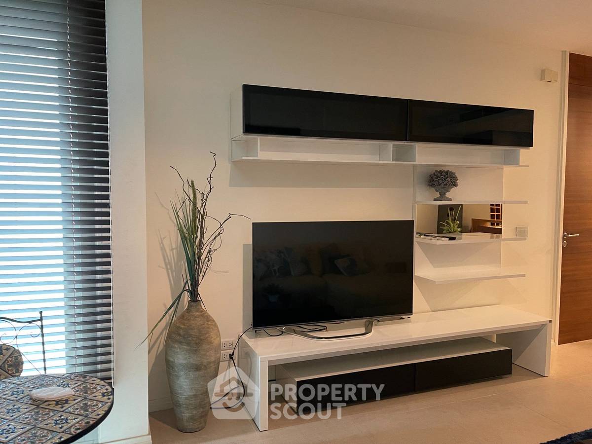 picture 1-BR 69 Sqm Condo For Sale The River Condominium Near BTS Saphan Taksin (ID 601961) - 3/12