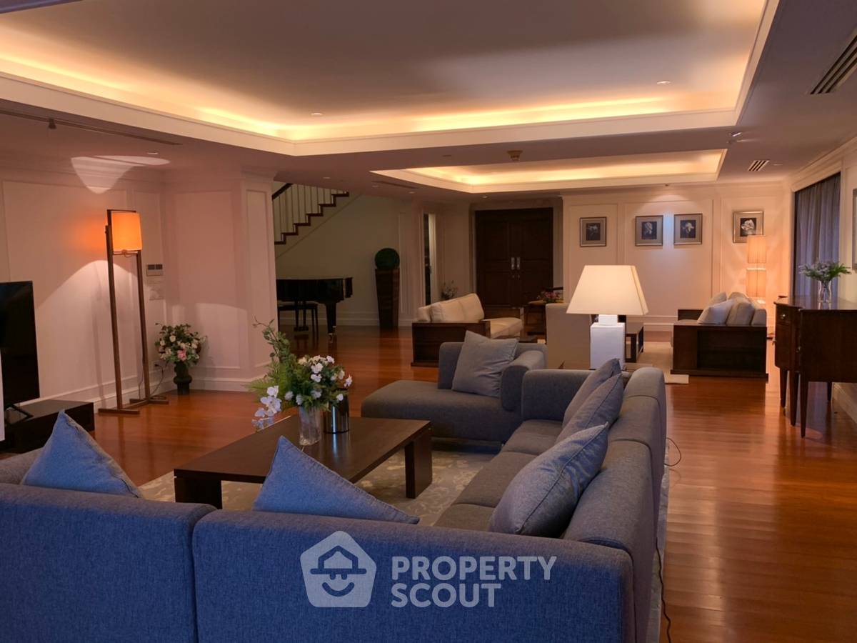 picture 4-BR Condo at Las Colinas near BTS Asok (ID 566147) - 4/40