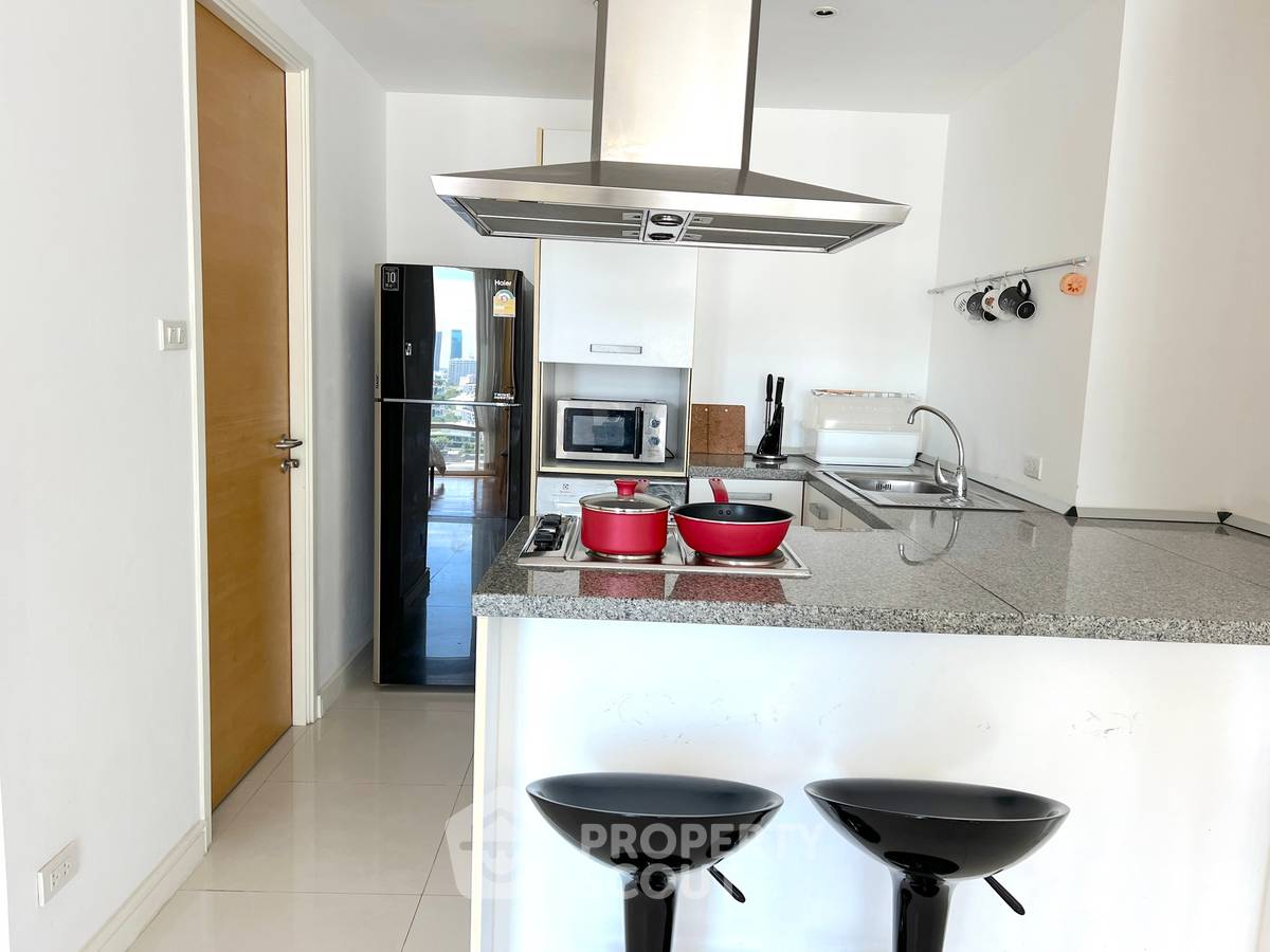 picture 2-BR Condo at Fullerton Sukhumvit near BTS Ekkamai (ID 1917451) - 6/10