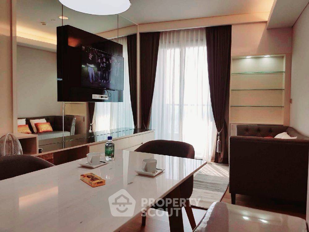 picture 2-BR Condo at The Lumpini 24 near BTS Phrom Phong (ID 1670617) - 3/6