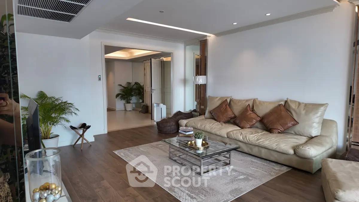 picture 4-BR Condo at Wilshire near BTS Phrom Phong (ID 2873686) - 3/28