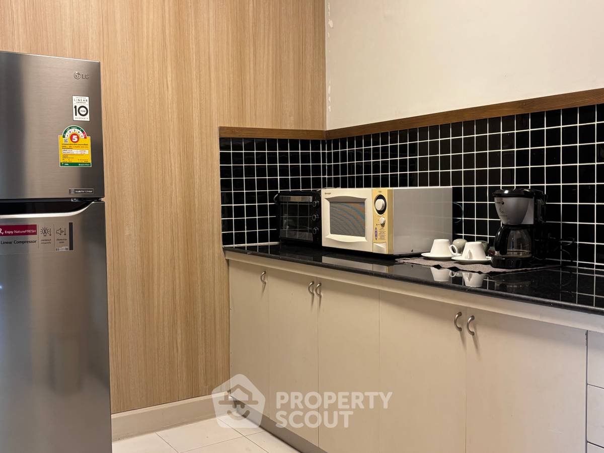 picture 2-BR Condo at Master View Executive Place Condominium near BTS Krung Thon Buri (ID 2583734) - 5/17