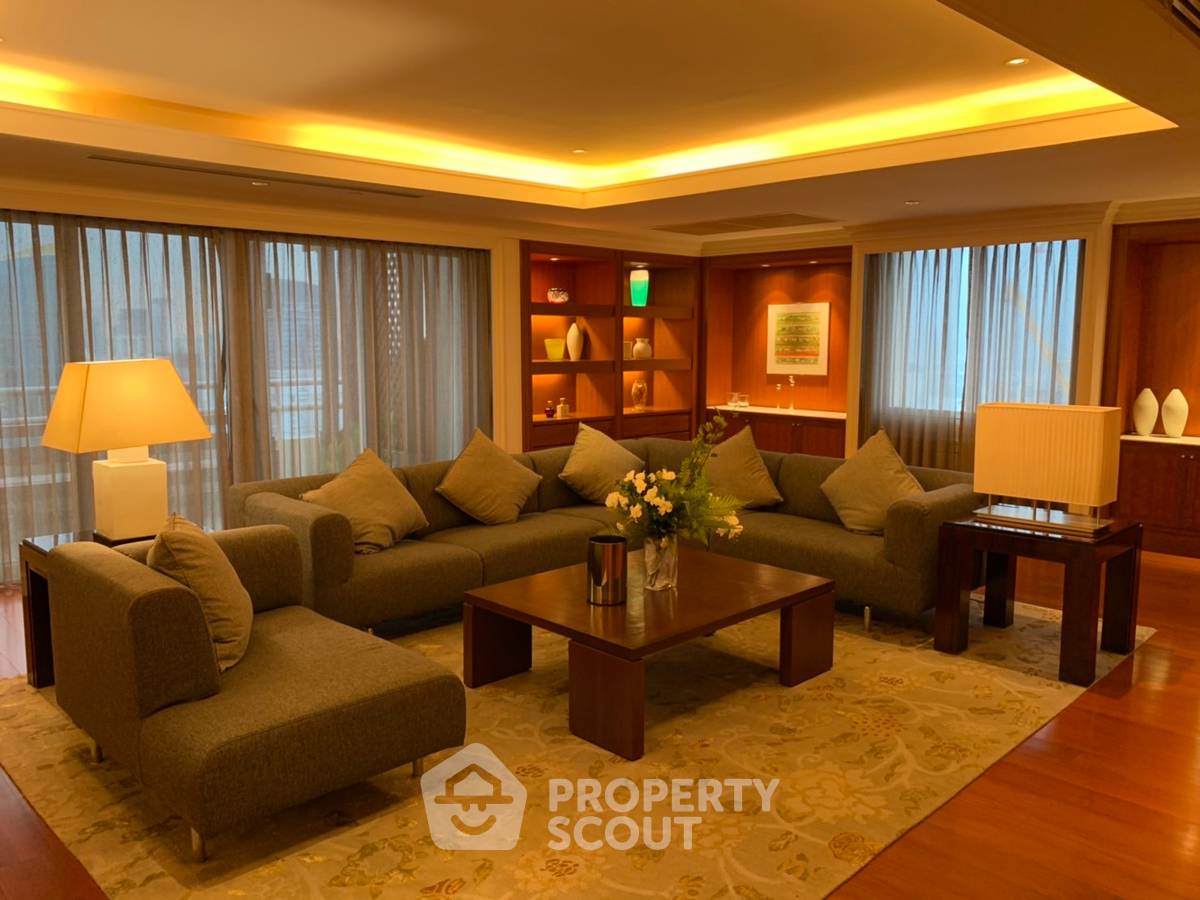 picture 4-BR Condo at Las Colinas near BTS Asok (ID 566147) - 5/40