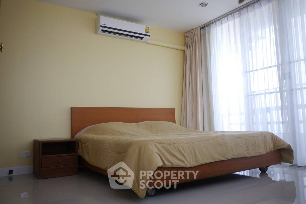 picture 2-BR Condo at Rama Harbour View Condominium in Surasak (ID 1441993) - 4/8