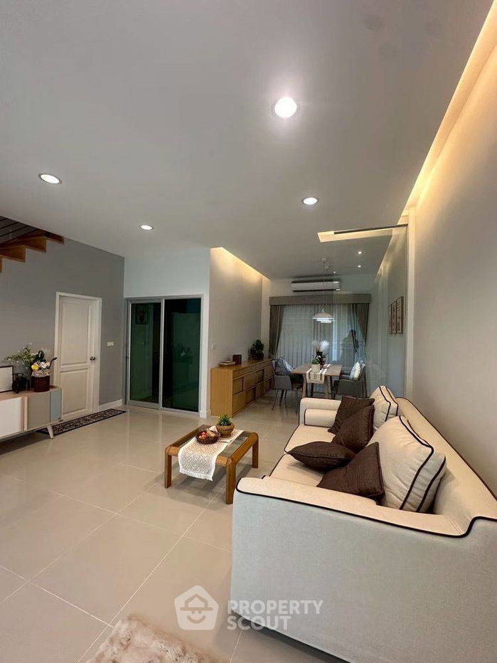 รูป ทาวน์เฮ้าส์ 3-ห้องนอน ที่ วิสต้า วันเอทโอ รัชวิภา ใน ตลาดขวัญ (ID 2944498) - รูปที่ 2/18