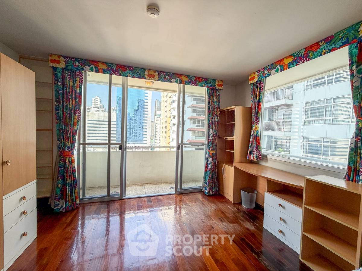picture 2-BR Condo at Asoke Place near MRT Sukhumvit (ID 2933127) - 8/14