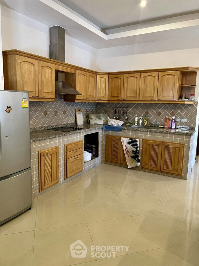 picture 7-BR Villa close to Pattaya (ID 2958147) - 7/11