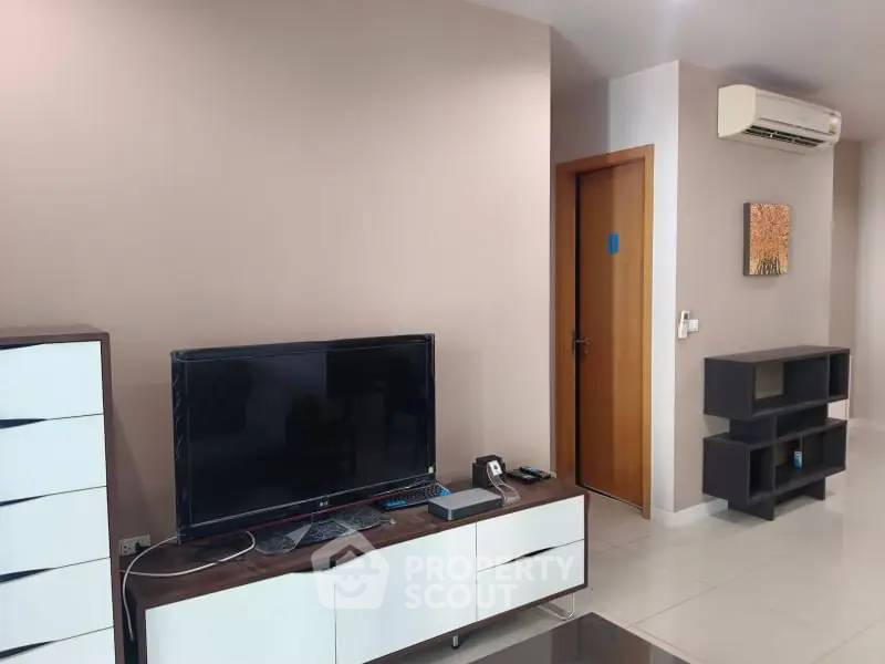 picture 1-BR Condo at Circle Condominium near MRT Phetchaburi (ID 2873647) - 4/11