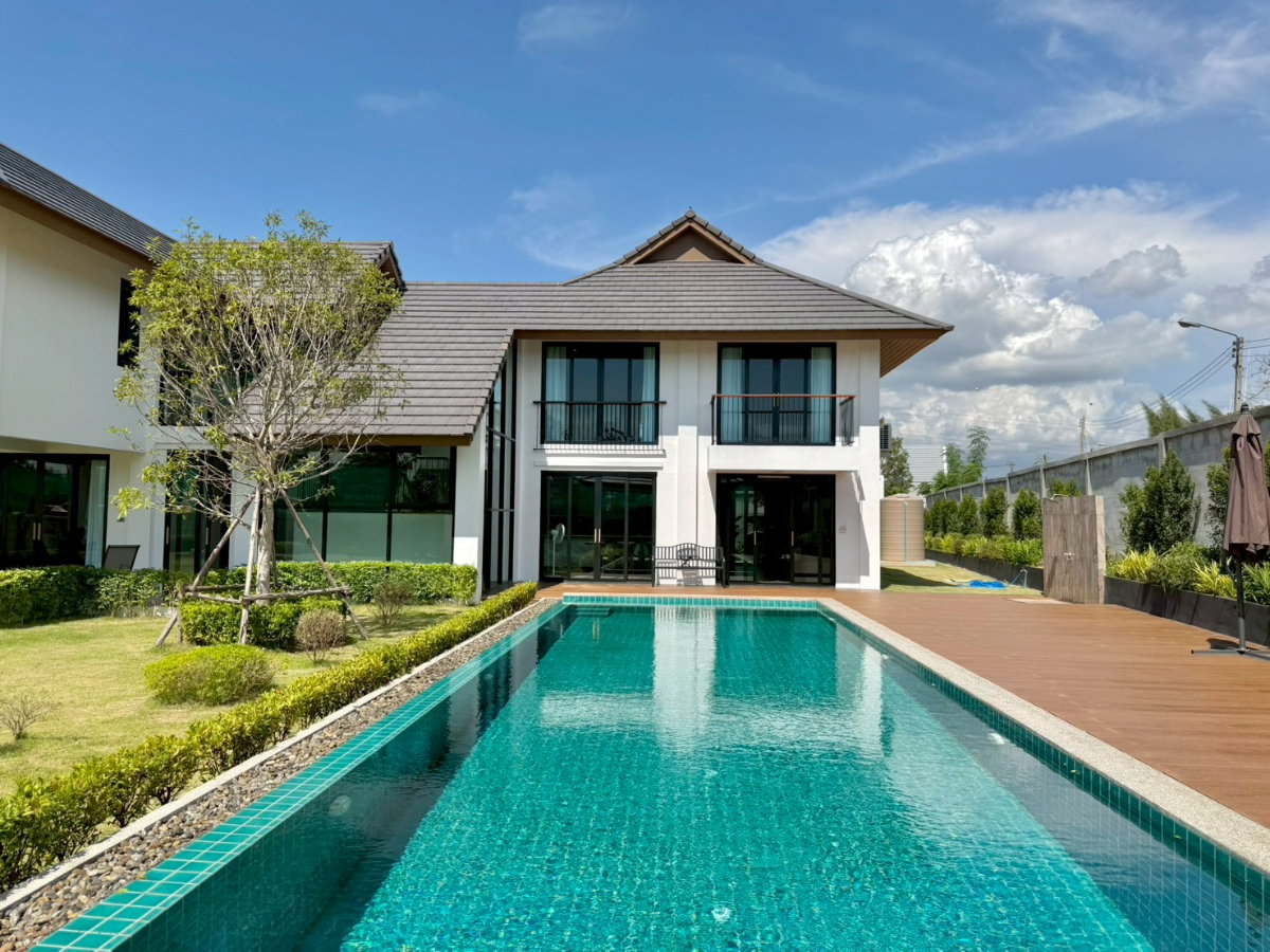 รูป 🌳🏠 ขายบ้านเดี่ยวหรูสไตล์ Modern Tropical พร้อมสวนกว้างและสระว่ายน้ำส่วนตัว - รูปที่ 2/42