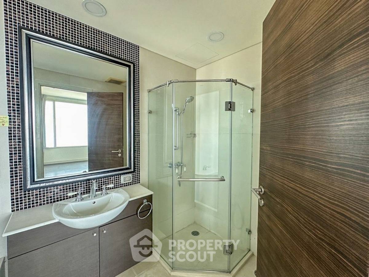 picture 2-BR Condo at Watermark Chaophraya near BTS Krung Thon Buri (ID 2952614) - 6/6