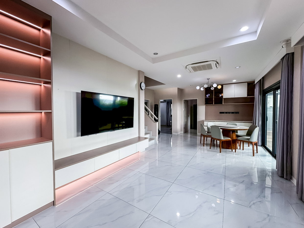 รูป House for Sale Thung Klom East Pattaya Spacious Outdoor Area - รูปที่ 4/25