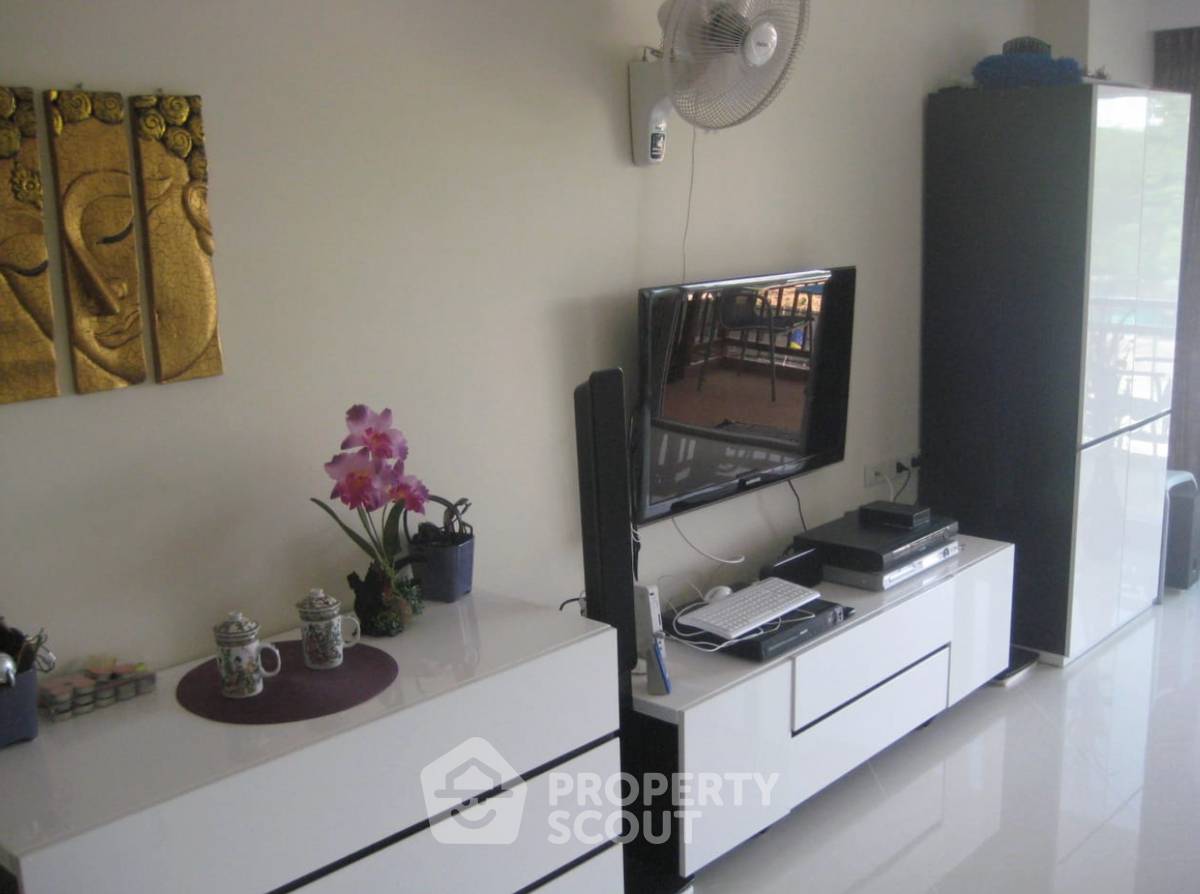 รูป คอนโด 1 ห้องนอน ที่ Emerald Palace Condominium พัทยาเหนือ (ID 2395256) - รูปที่ 3/8