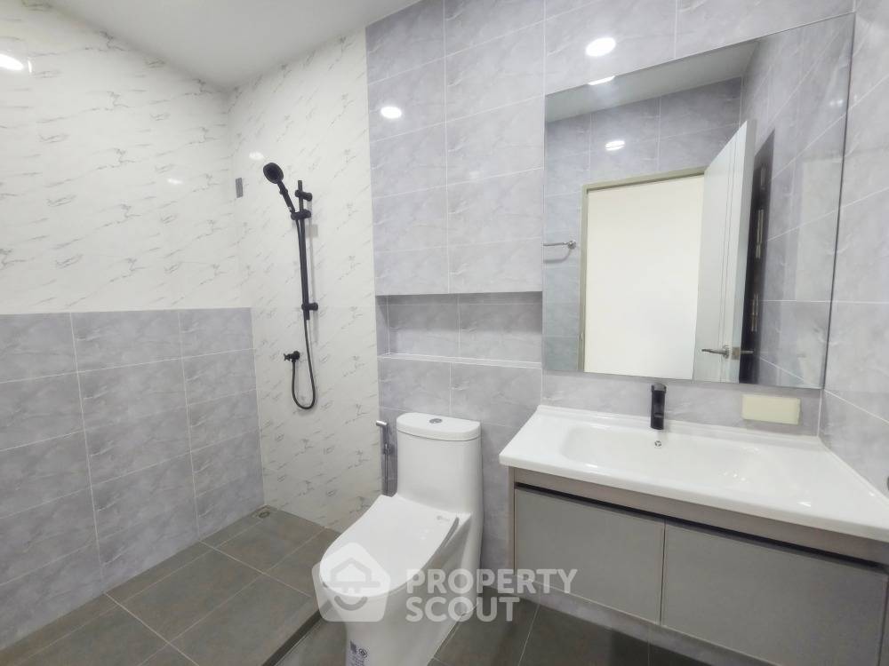 picture 2-BR Townhouse in Khlong Kum (ID 1750035) - 12/13