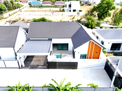 Houses for sale Bang Lamung Chonburi : Pool Villa for Sale Thung Klom East Pattaya Investment