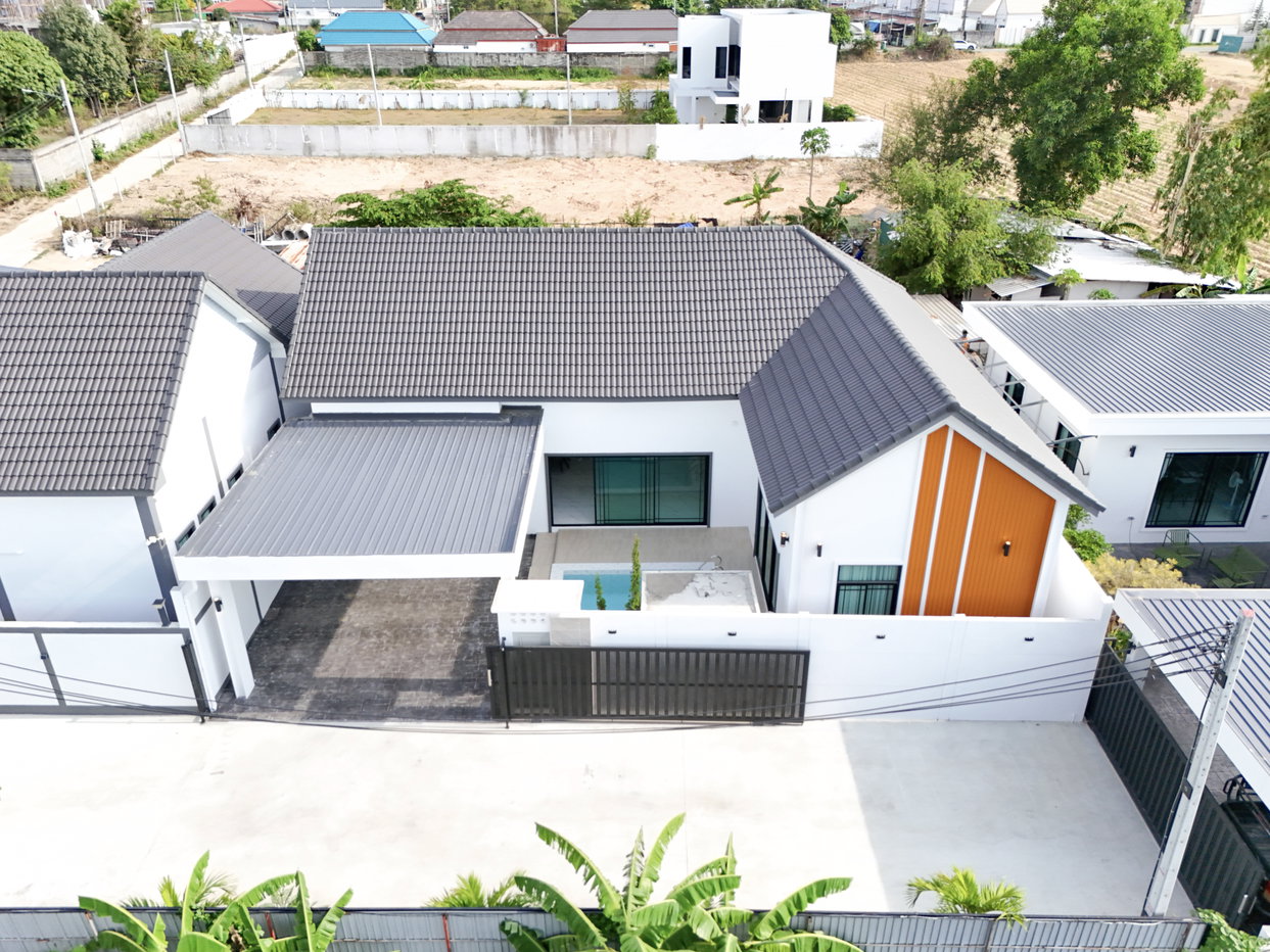 รูป Pool Villa for Sale Thung Klom East Pattaya Investment - รูปที่ 1/25