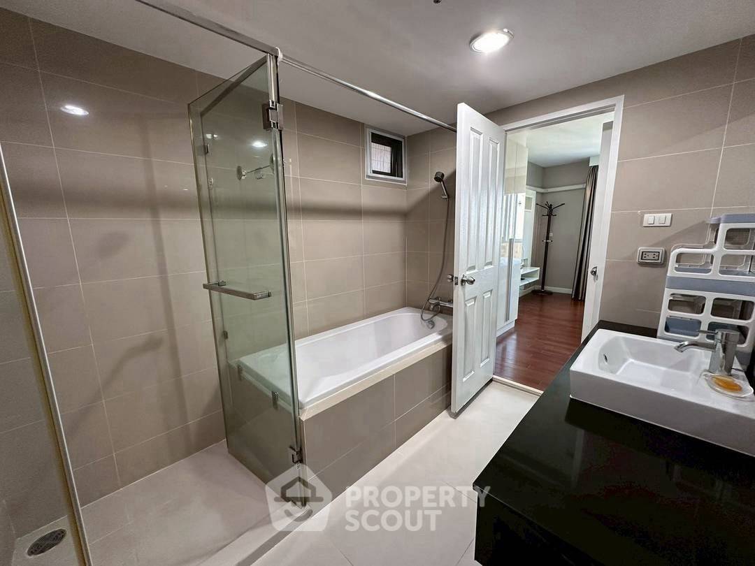 picture 2-BR Condo at Belle Grand Rama 9 near MRT Phra Ram 9 (ID 2328735) - 9/17
