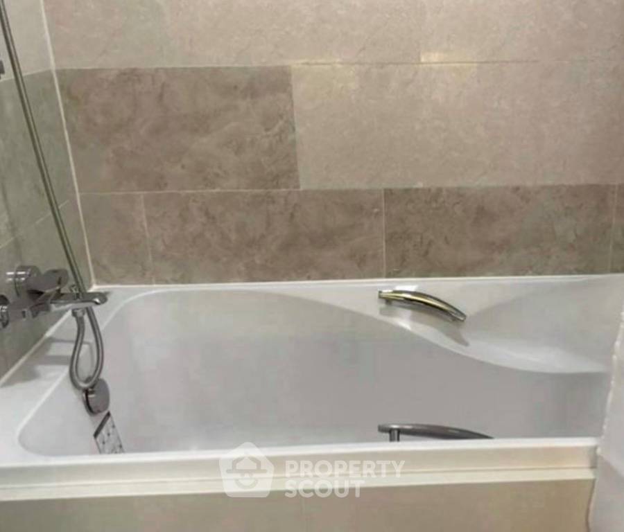 picture 3-BR Condo at Baan Suanpetch Condominium near BTS Phrom Phong (ID 2840993) - 2/3