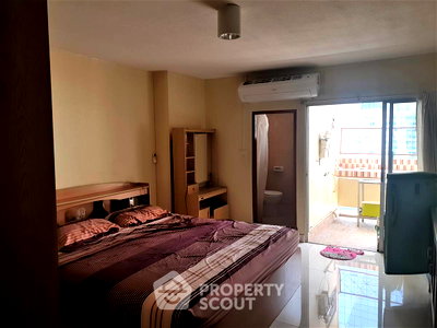 Condos for rent Airport Link Ratchaprarop : 1-BR Condo at Ratchathewi Tower Condominium near BTS Ratchathewi (ID 635667)