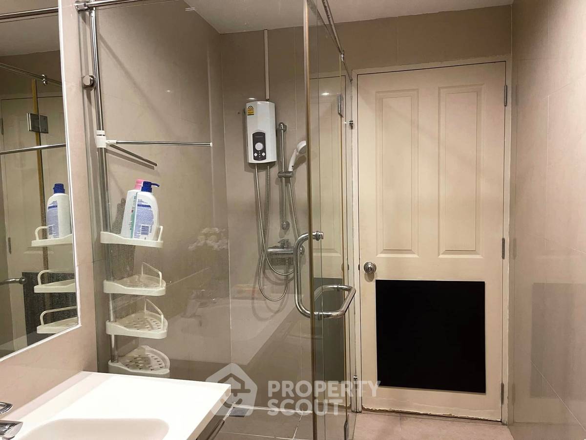 picture 2-BR Condo at Baan Sathorn Chaopraya near BTS Krung Thon Buri (ID 1147452) - 8/10