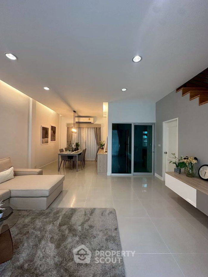 รูป ทาวน์เฮ้าส์ 3-ห้องนอน ที่ วิสต้า วันเอทโอ รัชวิภา ใน ตลาดขวัญ (ID 2944520) - รูปที่ 2/18