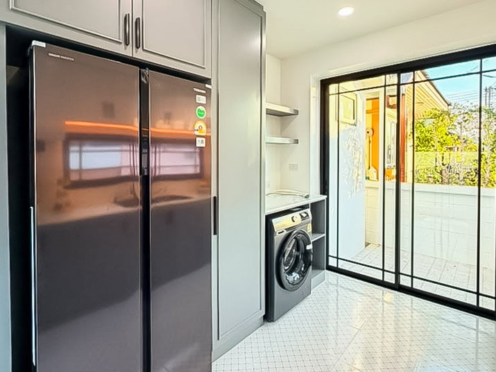 picture Corner Pool Villa for Sale Nong Prue East Pattaya - 7/25