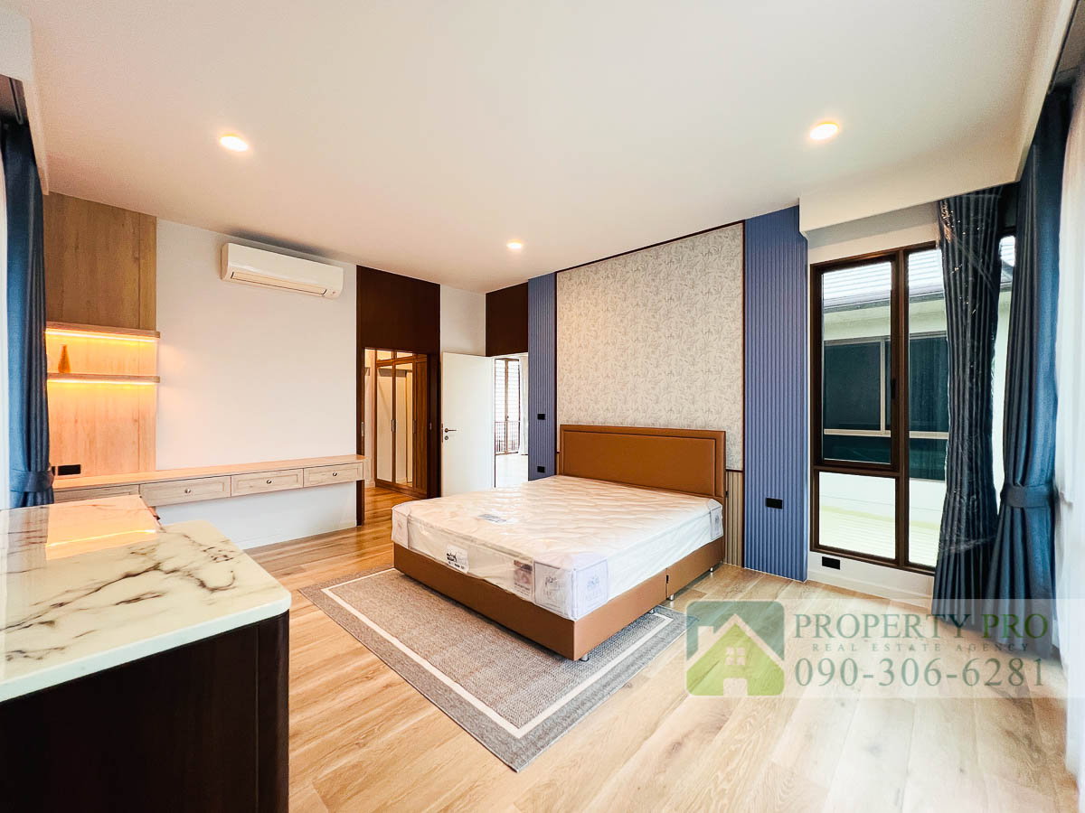 รูป ให้เช่า บ้าน บุราสิริ กรุงเทพกรีฑา บ้านเดี่ยว 4 ห้องนอน 77 ตรว 330 ตรม บ้านใหม่ เฟอร์นิเจอร์ครบ มีห้องแม่บ้าน ใกล้ รามคำแหง พระราม 9 : MF26R-002 - รูปที่ 16/40
