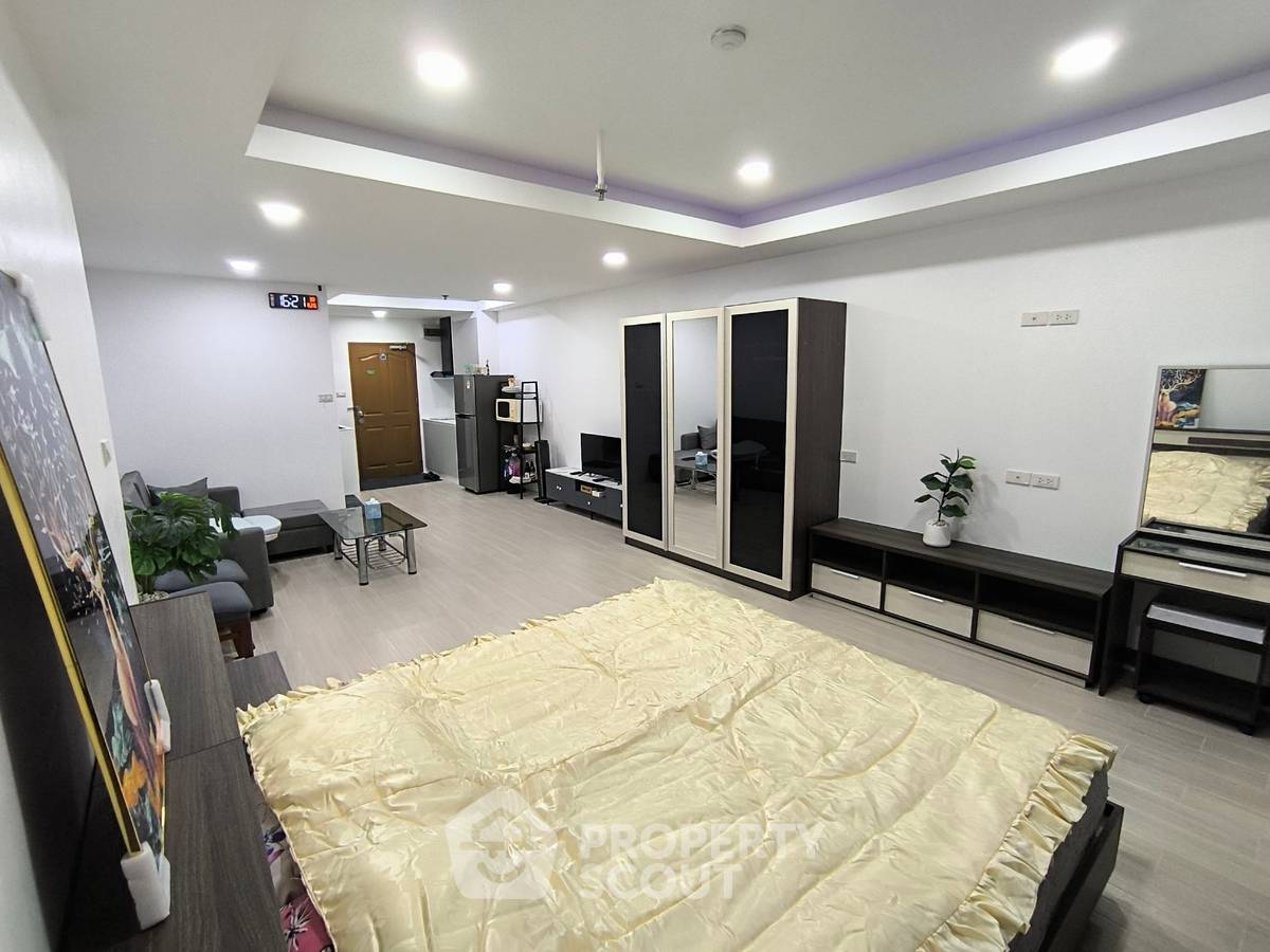 picture 1-BR Condo at Master View Executive Place Condominium near BTS Krung Thon Buri (ID 1813123) - 3/13
