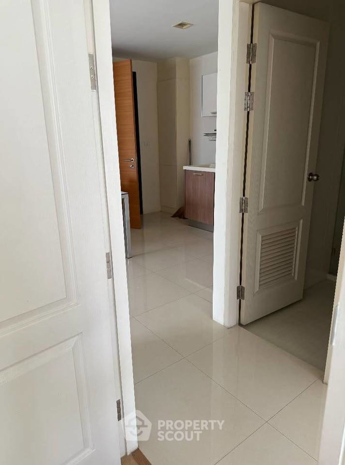 picture 2-BR Condo at Supreme Condo Ratchawithi 3 near BTS Victory Monument (ID 2440821) - 8/10