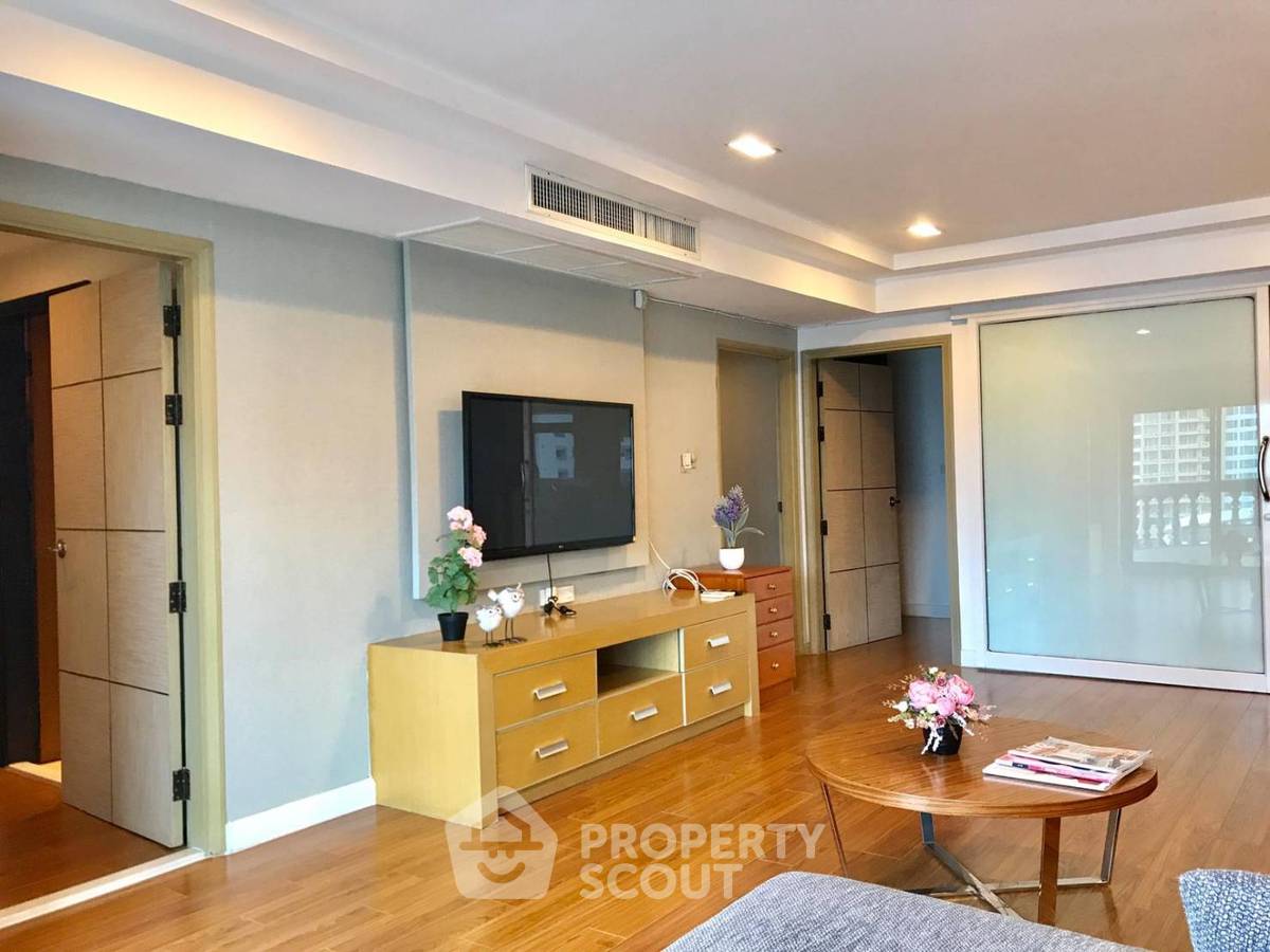 picture 3-BR Condo at Royal Castle Sukhumvit near BTS Phrom Phong (ID 566354) - 3/8