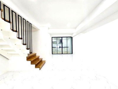 Townhouses for sale Tawanna : 2-BR Townhouse in Khlong Kum (ID 1750035)