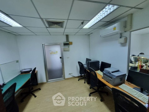 4-BR Condo at Sukhumvit Suite near BTS Nana (ID 1476081)