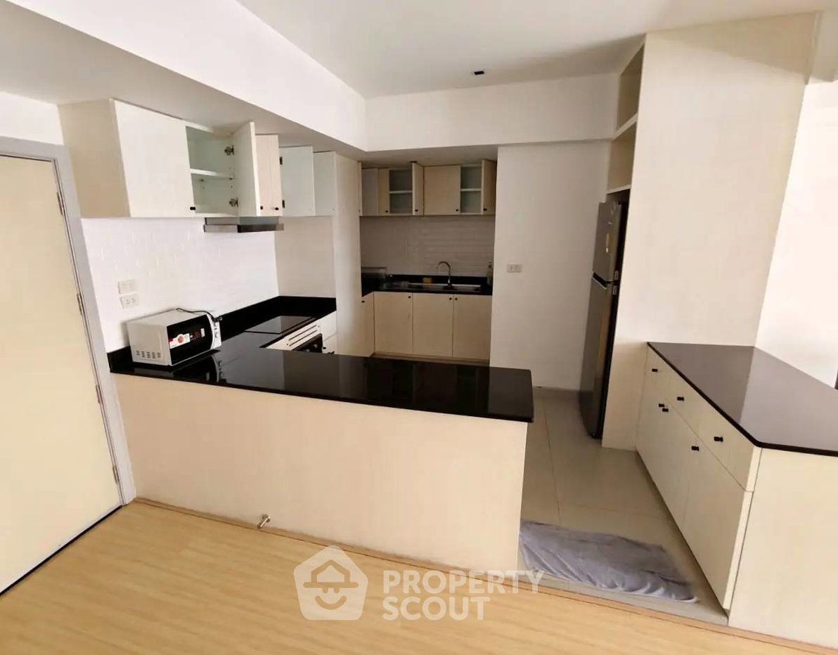 picture 2-BR Condo at Villa Bajaj near MRT Sukhumvit (ID 2828417) - 3/11
