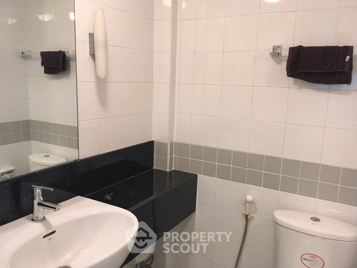 picture 1-BR Condo at Plus 67 near BTS Phra Khanong (ID 886451) - 3/8