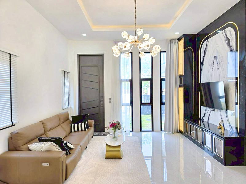 picture Modern Luxury Single House for Rent East Pattaya - 1/13