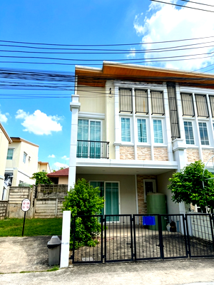 ทาวน์โฮม ชลบุรี : Townhouse for Sale East Pattaya Modern Family Home