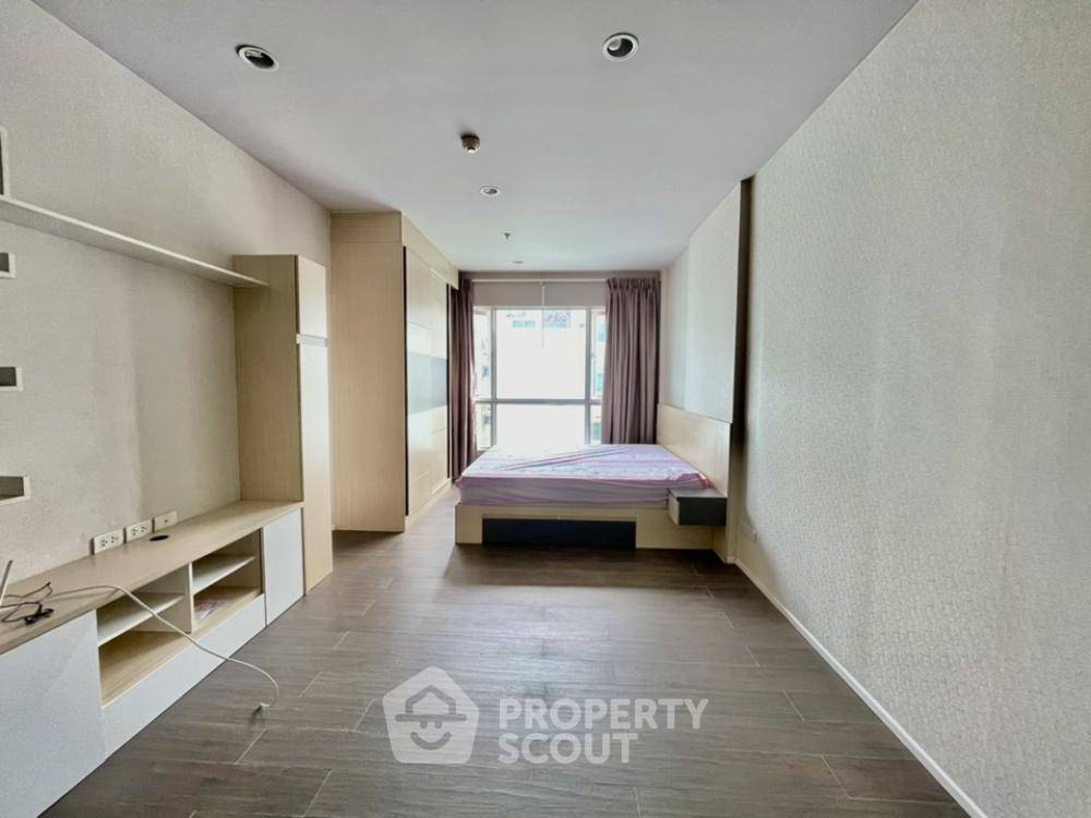 รูป คอนโด 1 ห้องนอน 30 ตร.ม. Hive Taksin ใกล้ BTS วงเวียนใหญ่ 100 ม. (ID 889365) - รูปที่ 2/7