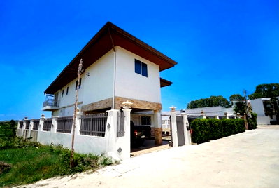 Houses for sale Bang Lamung Chonburi : 7-BR Villa close to Pattaya (ID 2958147)