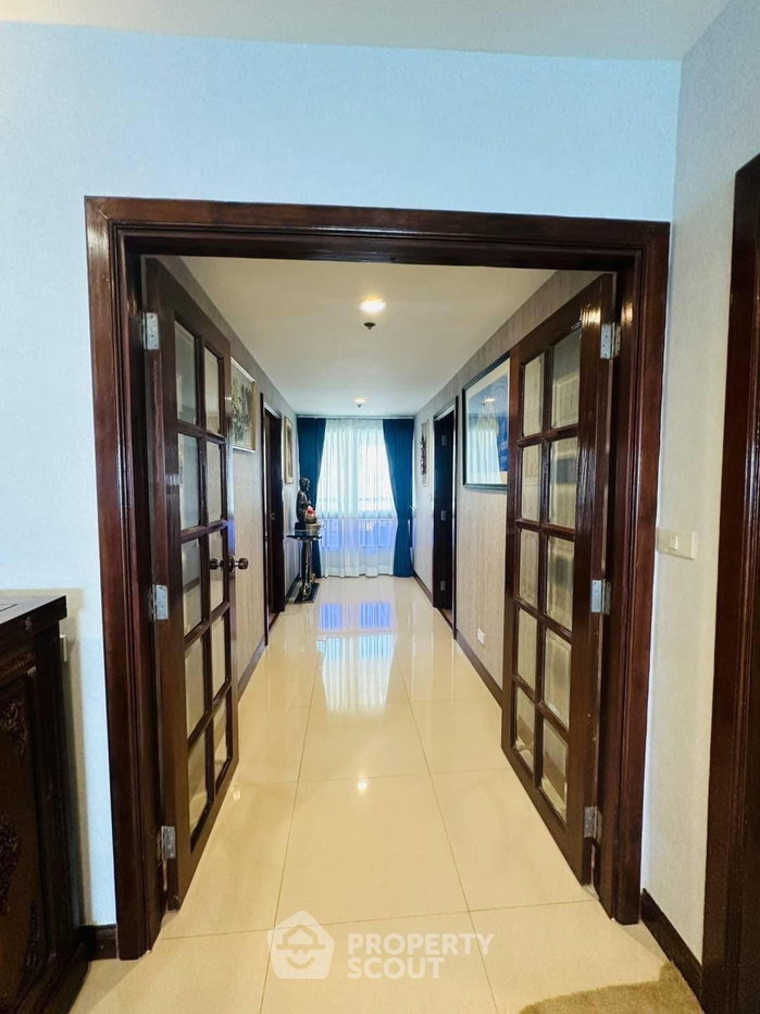 picture 2-BR Condo At Baan Haad Uthong, 21st-Floor 245 Sqm (Phratamnak) (ID 2068951) - 9/20