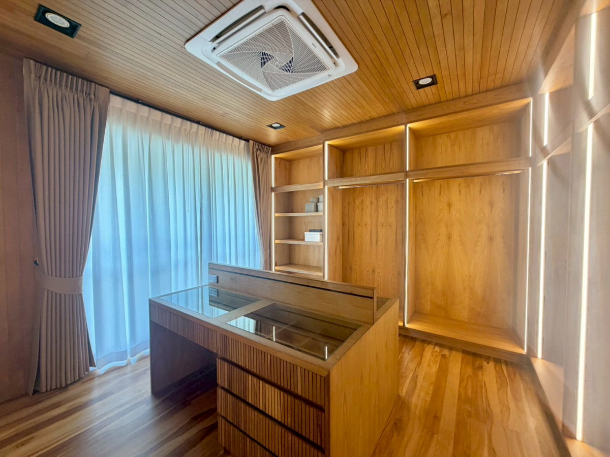รูป 🌳🏠 ขายบ้านเดี่ยวหรูสไตล์ Modern Tropical พร้อมสวนกว้างและสระว่ายน้ำส่วนตัว - รูปที่ 11/42