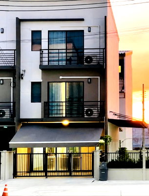 เช่าทาวน์โฮม อ่อนนุช 70/1 : ให้เช่าบ้านกลางเมือง ศรีนครินทร์-อ่อนนุช (Baan Klang Muang Srinakarin-Onnut) อยู่ในซอยอ่อนนุช 70/1 ติดถนนสุขุมวิท 77