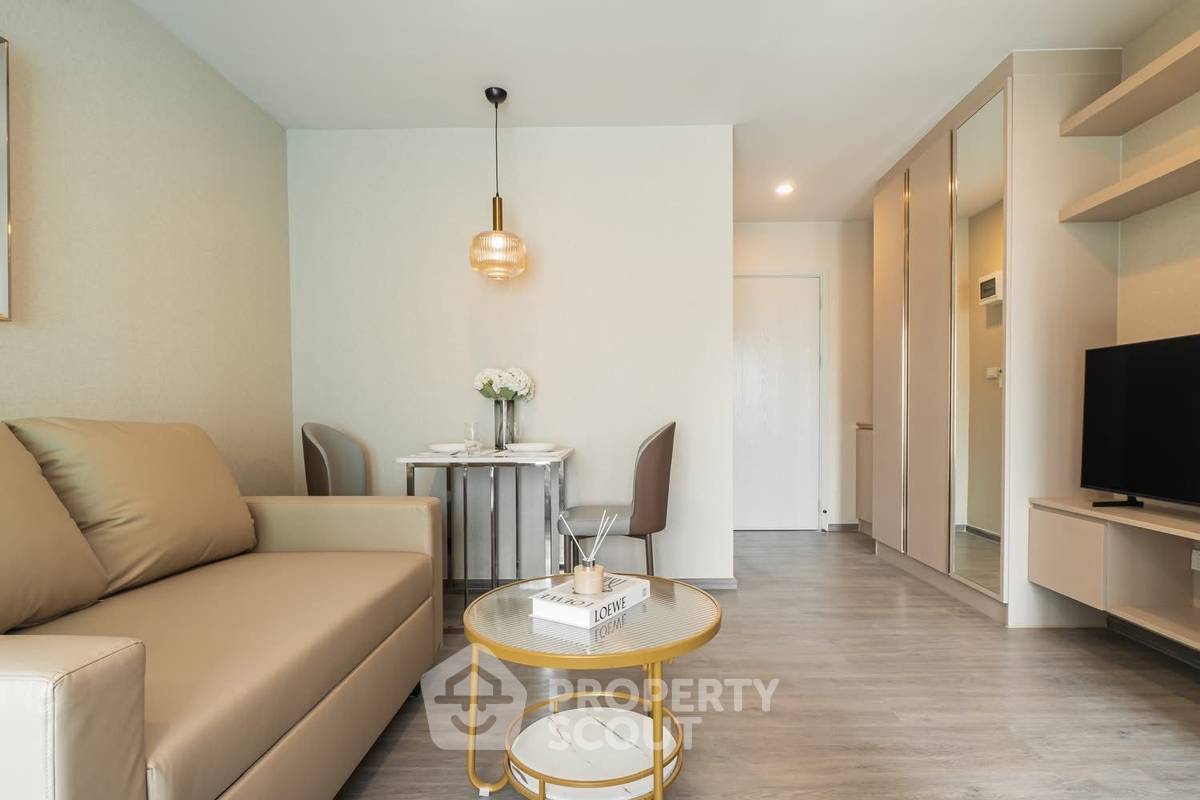 รูป คอนโด 1 ห้องนอน ชั้นสูง ที่ Regent Home Bangna ใกล้ BTS บางนา (ID 2137964) - รูปที่ 3/8