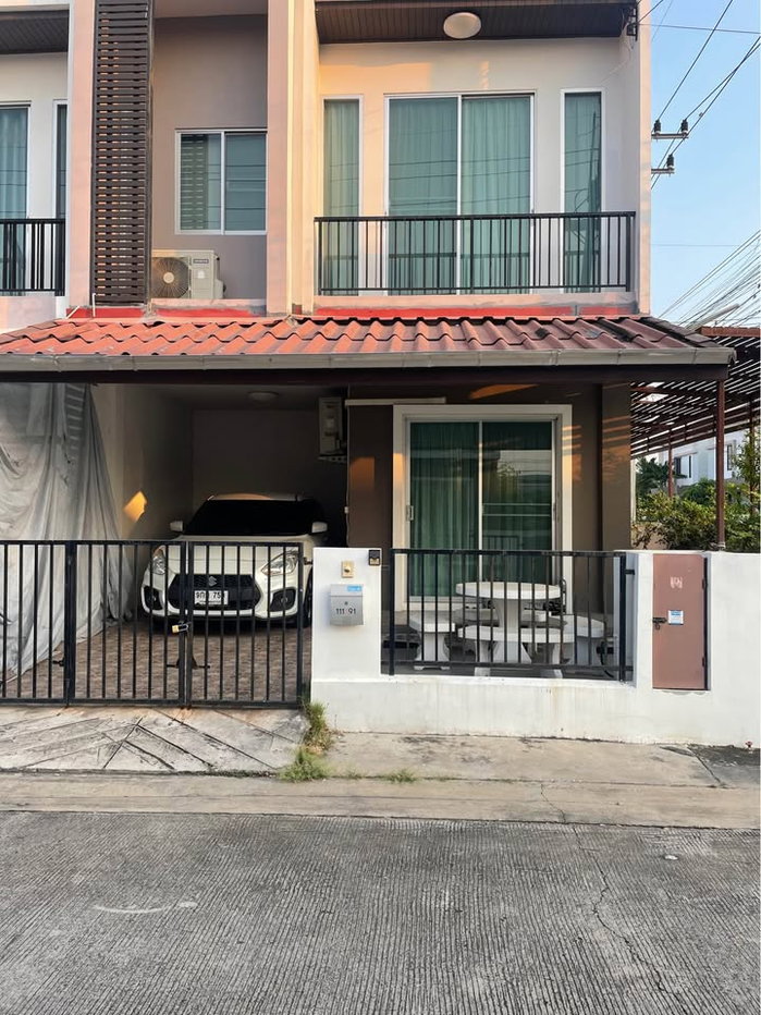 รูป 🔥ขาย ทาวน์โฮม Baan Dee Bang Thorat บ้านดี บางโทรัด  ✅หลังริม พื้นที่กว้าง จอดรถได้ถึง 4 คัน หมู่บ้านติดถนนใหญ่พระราม 2 - รูปที่ 1/18