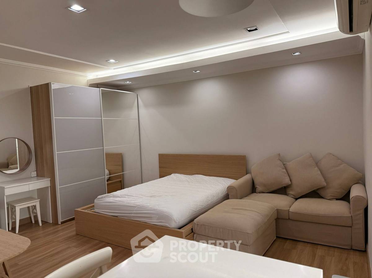 รูป คอนโด 1-ห้องนอน ที่ ฟลอเลส สาทร เรสซิเด้นซ์ ใกล้ BTS สุรศักดิ์ (ID 1929746) - รูปที่ 2/10