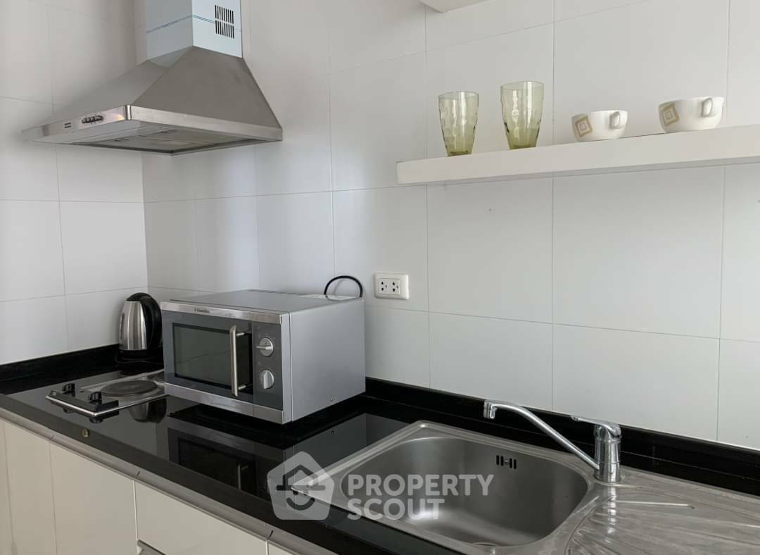 picture 1-BR Condo at Siri Residence Sukhumvit near BTS Phrom Phong (ID 994162) - 8/13