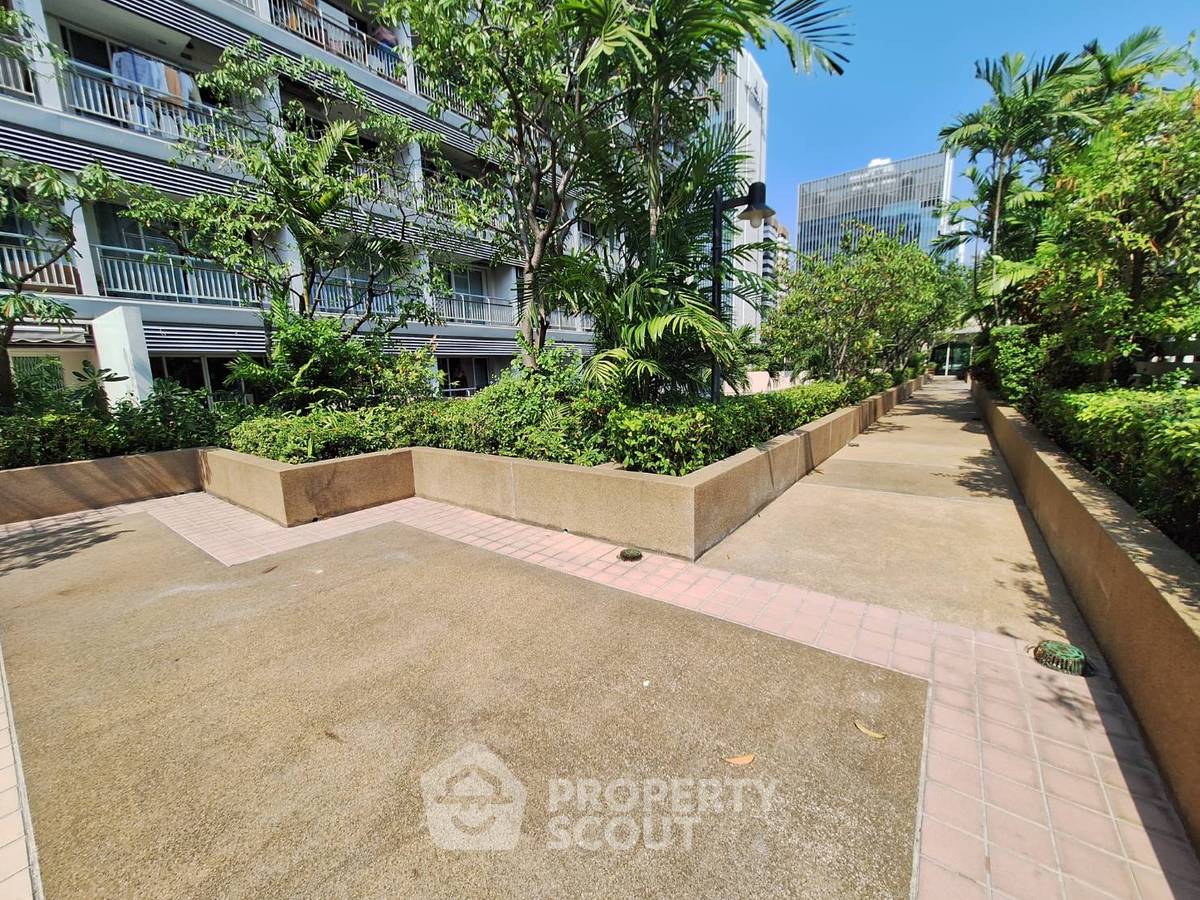 picture 2-BR Condo at Grand Park View Asoke near MRT Sukhumvit (ID 2325475) - 20/20