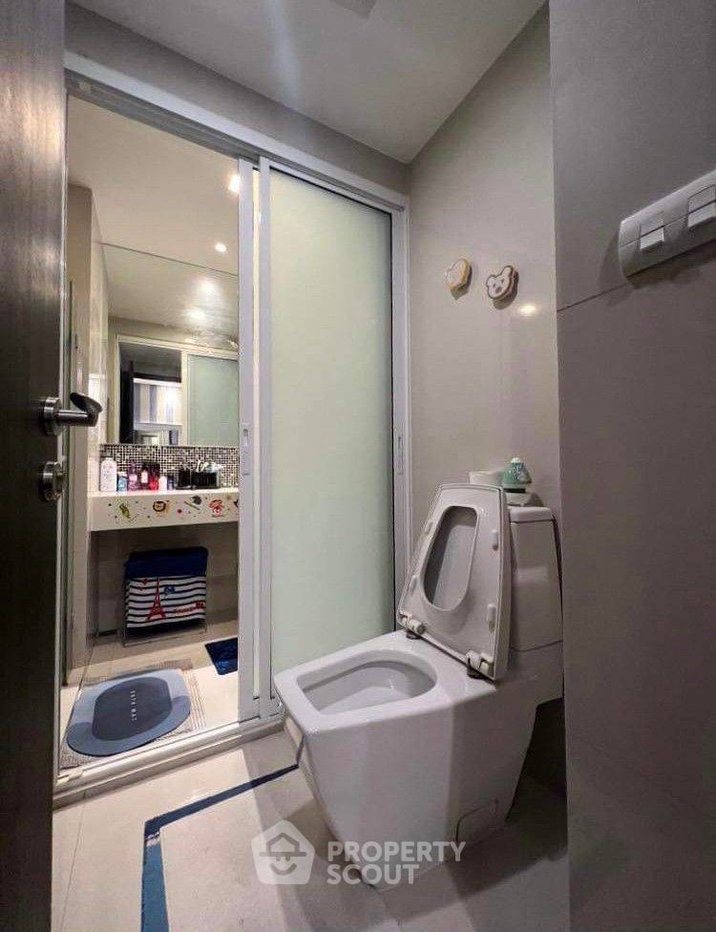 picture 1-BR Condo at Rhythm Sukhumvit 44/1 near BTS Phra Khanong (ID 1385145) - 6/12