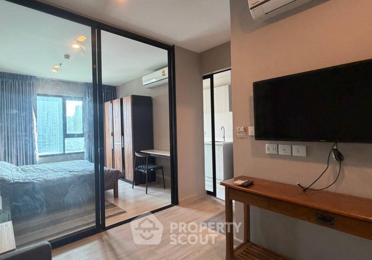 picture 1-BR Condo at Life Asoke near ARL Makkasan (ID 2711622) - 1/4